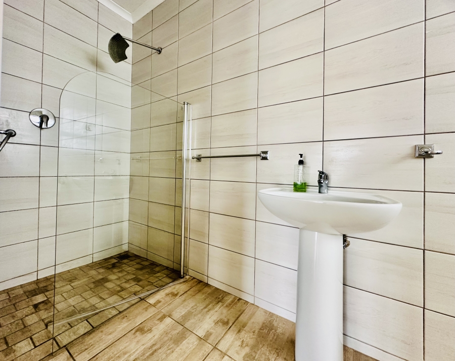 3 Bedroom Property for Sale in Franskraal Western Cape